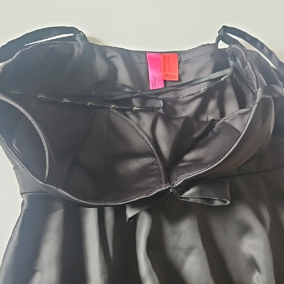 Forever 21 Black Satin Mini Dress - Picture 4 of 11